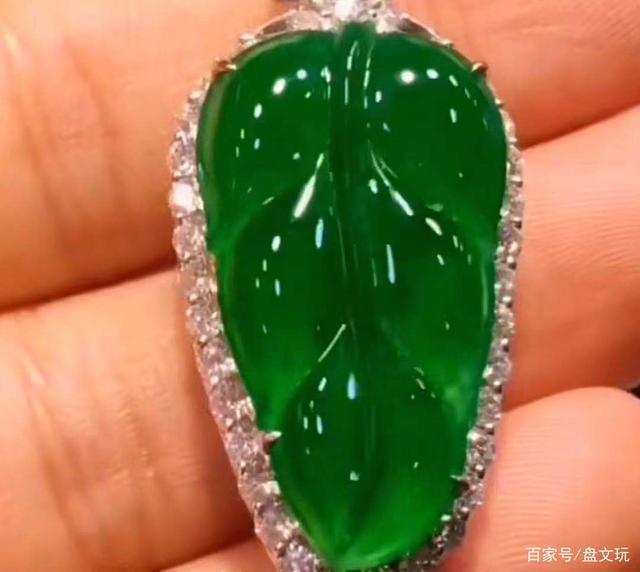 淡绿色的玉越戴越白了翡翠绿色的颜色知识大全-第2张图片-翡翠网 淡绿色的玉越戴越白了翡翠绿色的颜色知识大全-第2张图片-翡翠网