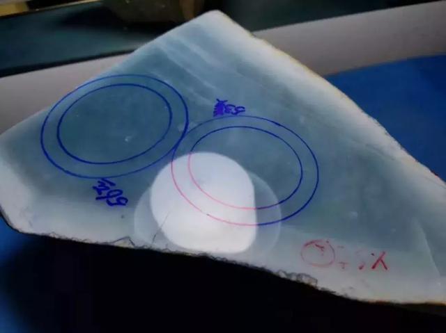 梦幻翡翠原石,翡翠原石技巧-第4张图片-翡翠网 梦幻翡翠原石,翡翠原石技巧-第4张图片-翡翠网