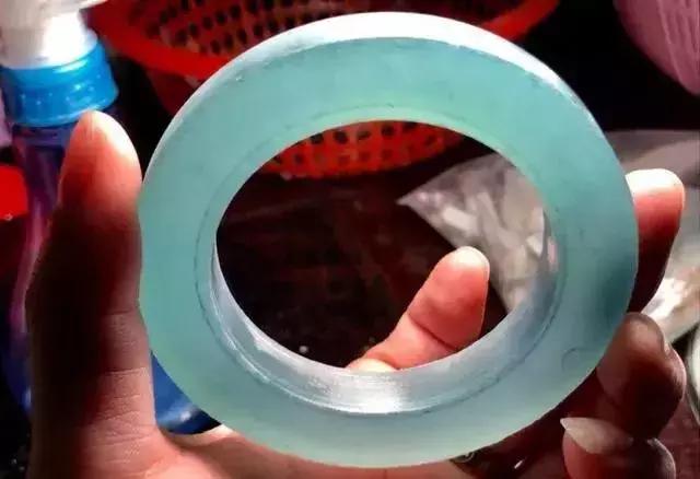 梦幻翡翠原石,翡翠原石技巧-第9张图片-翡翠网 梦幻翡翠原石,翡翠原石技巧-第9张图片-翡翠网