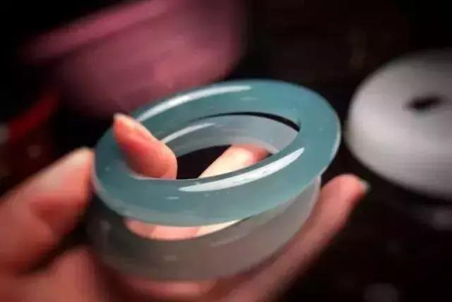 梦幻翡翠原石,翡翠原石技巧-第11张图片-翡翠网 梦幻翡翠原石,翡翠原石技巧-第11张图片-翡翠网