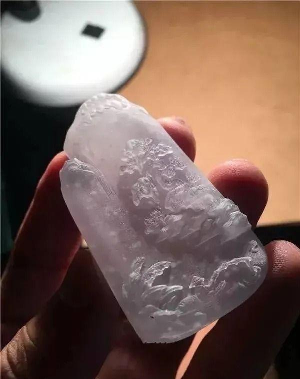 关于翡翠原石加工价格的信息-第9张图片-翡翠网