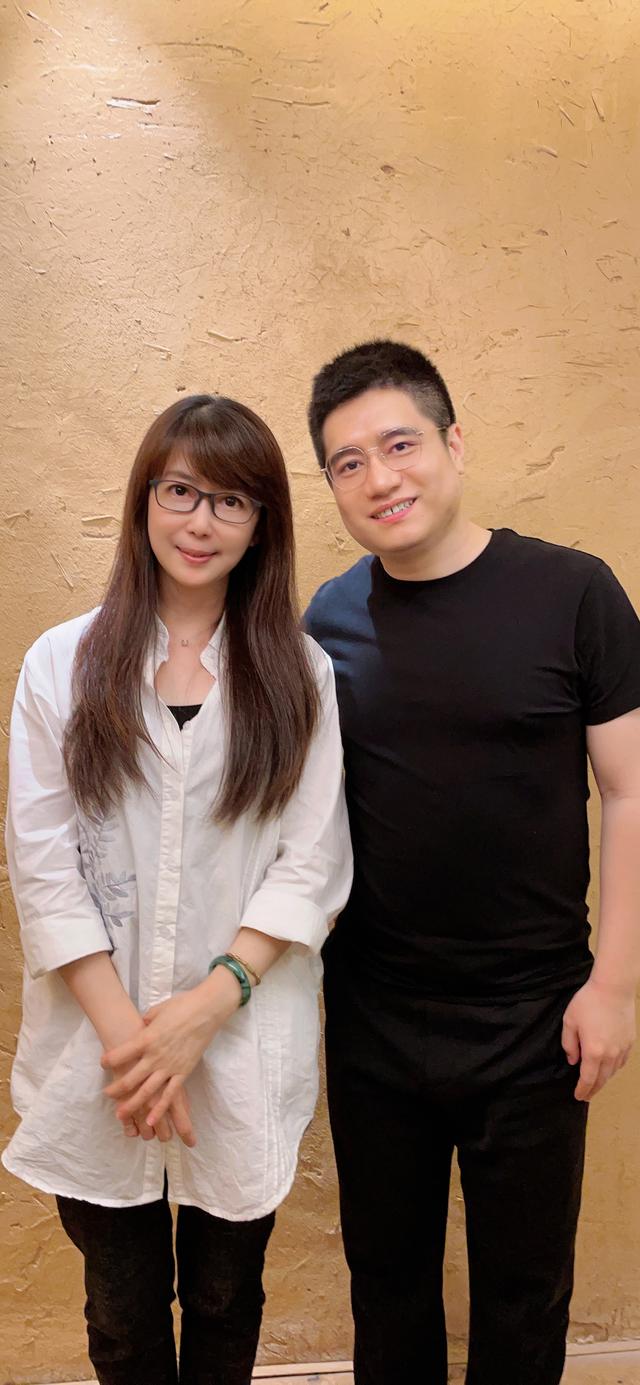 关于孟庭苇最爱的翡翠手镯的信息-第8张图片-翡翠网 关于孟庭苇最爱的翡翠手镯的信息-第8张图片-翡翠网