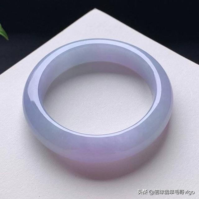 商场翡翠手镯一般多少钱的简单介绍-第8张图片-翡翠网 商场翡翠手镯一般多少钱的简单介绍-第8张图片-翡翠网