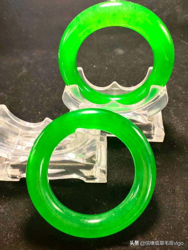 商场翡翠手镯一般多少钱的简单介绍-第13张图片-翡翠网 商场翡翠手镯一般多少钱的简单介绍-第13张图片-翡翠网