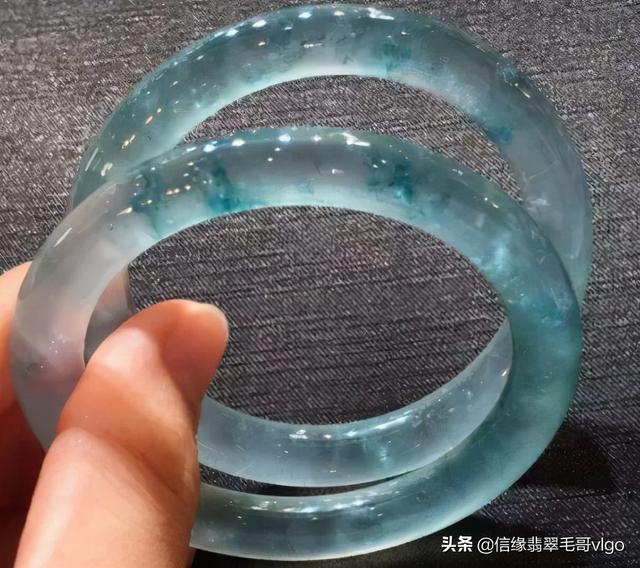 商场翡翠手镯一般多少钱的简单介绍-第16张图片-翡翠网 商场翡翠手镯一般多少钱的简单介绍-第16张图片-翡翠网