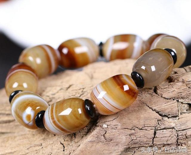 玉石翡翠玛瑙有什么不同,玉翡翠玛瑙手镯哪个价格高-第2张图片-翡翠网 玉石翡翠玛瑙有什么不同,玉翡翠玛瑙手镯哪个价格高-第2张图片-翡翠网