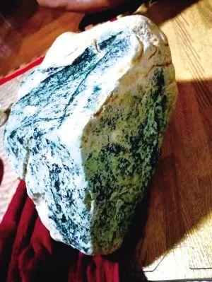 相师阁翡翠原石是假的的简单介绍-第1张图片-翡翠网 相师阁翡翠原石是假的的简单介绍-第1张图片-翡翠网