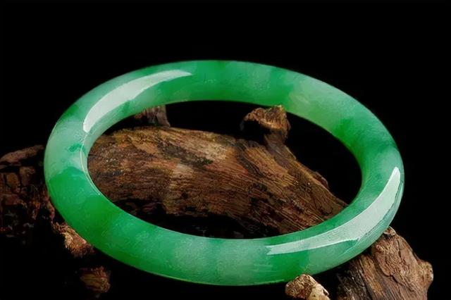 翡翠知识讲堂第三讲翡翠知识的培训资料-第2张图片-翡翠网 翡翠知识讲堂第三讲翡翠知识的培训资料-第2张图片-翡翠网