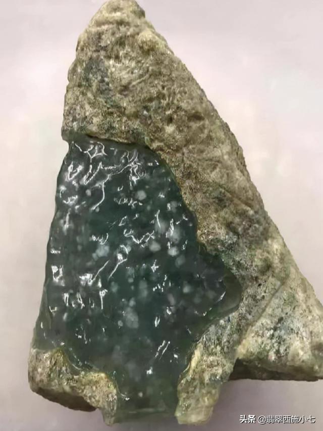 至尊木那翡翠原石视频木那场口皮壳技巧-第2张图片-翡翠网 至尊木那翡翠原石视频木那场口皮壳技巧-第2张图片-翡翠网