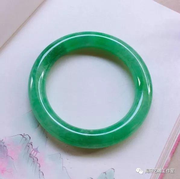 包含一千多手镯是翡翠吗的词条-第2张图片-翡翠网 包含一千多手镯是翡翠吗的词条-第2张图片-翡翠网