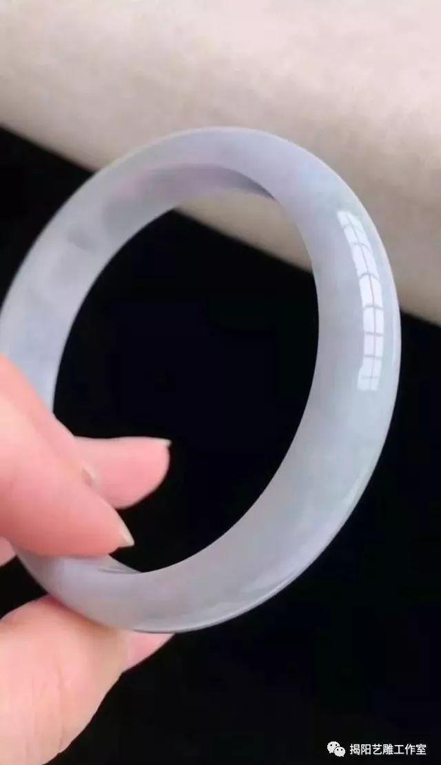 包含一千多手镯是翡翠吗的词条-第8张图片-翡翠网 包含一千多手镯是翡翠吗的词条-第8张图片-翡翠网