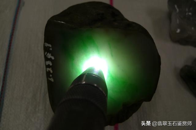 种水料和色料的区别,翡翠色料原石视频-第2张图片-翡翠网