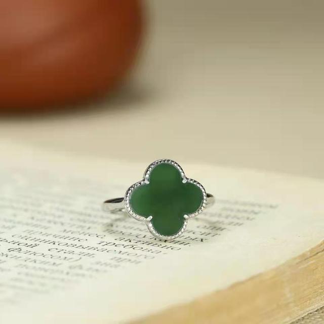 翡翠戒圈比平时戒指要大吗玉戒指翡翠指环价格-第5张图片-翡翠网 翡翠戒圈比平时戒指要大吗玉戒指翡翠指环价格-第5张图片-翡翠网