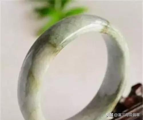 翡翠手镯增值吗怎么养翡翠镯子-第1张图片-翡翠网 翡翠手镯增值吗怎么养翡翠镯子-第1张图片-翡翠网