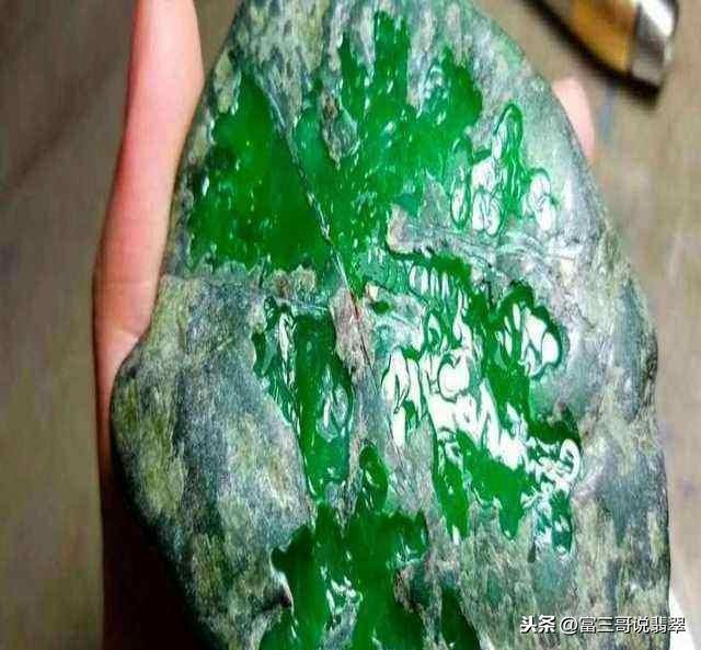 翡翠手镯增值吗怎么养翡翠镯子-第6张图片-翡翠网 翡翠手镯增值吗怎么养翡翠镯子-第6张图片-翡翠网