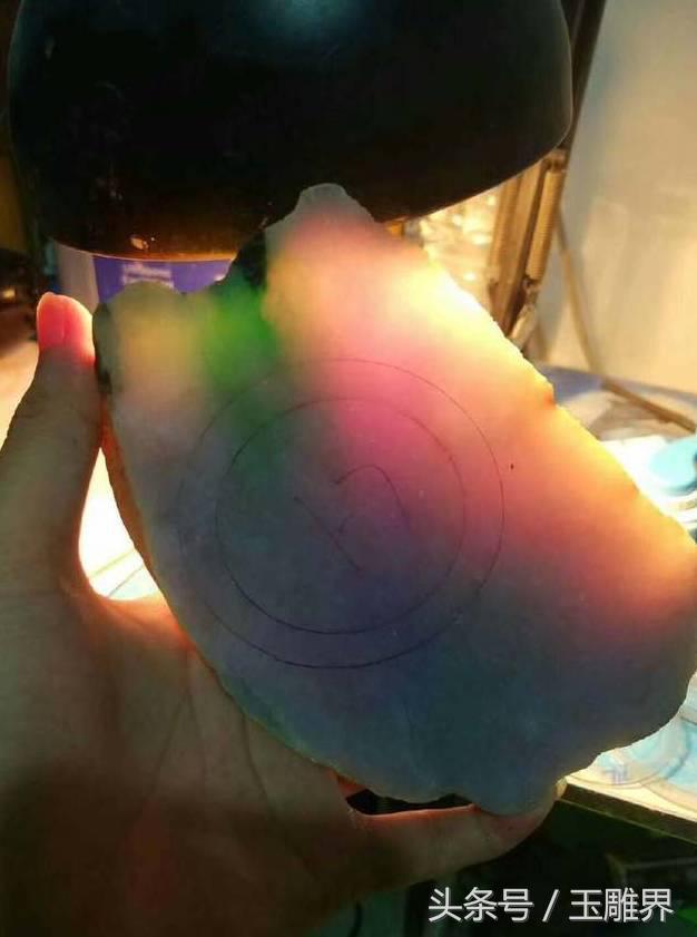 清朝三彩翡翠手镯图片,岫玉年代怎么判断-第8张图片-翡翠网 清朝三彩翡翠手镯图片,岫玉年代怎么判断-第8张图片-翡翠网