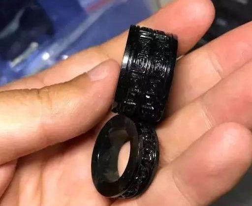 上海翡翠解石价格翡翠毛料解石视频-第7张图片-翡翠网 上海翡翠解石价格翡翠毛料解石视频-第7张图片-翡翠网