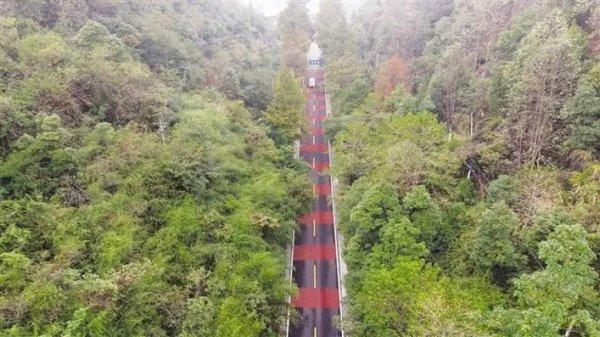 关于吉首翡翠和原石的信息-第5张图片-翡翠网 关于吉首翡翠和原石的信息-第5张图片-翡翠网