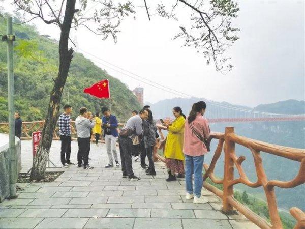 关于吉首翡翠和原石的信息-第6张图片-翡翠网 关于吉首翡翠和原石的信息-第6张图片-翡翠网