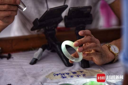 在山上怎么捡玉原石翡翠原石哪里可以捡到-第8张图片-翡翠网 在山上怎么捡玉原石翡翠原石哪里可以捡到-第8张图片-翡翠网