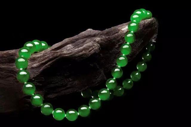 关于老翡翠及价格的信息-第2张图片-翡翠网 关于老翡翠及价格的信息-第2张图片-翡翠网