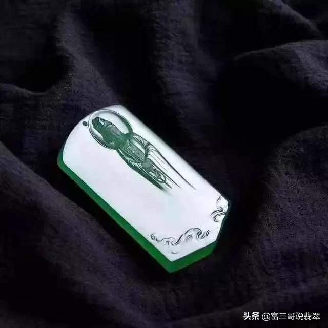 翡翠记者现场怼木那原石木那红皮翡翠原石-第8张图片-翡翠网 翡翠记者现场怼木那原石木那红皮翡翠原石-第8张图片-翡翠网