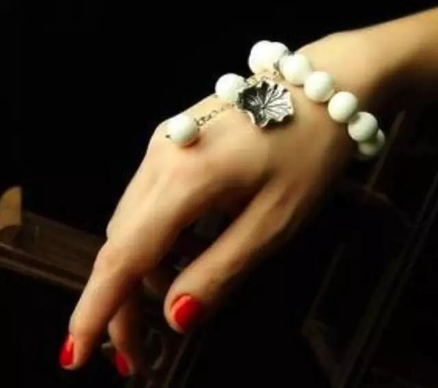 翡翠首饰挂件翡翠珠宝知识大全图片-第19张图片-翡翠网 翡翠首饰挂件翡翠珠宝知识大全图片-第19张图片-翡翠网