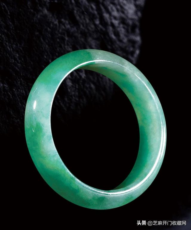 镯子带那个手好,翡翠手镯戴哪只手不漏财-第8张图片-翡翠网 镯子带那个手好,翡翠手镯戴哪只手不漏财-第8张图片-翡翠网