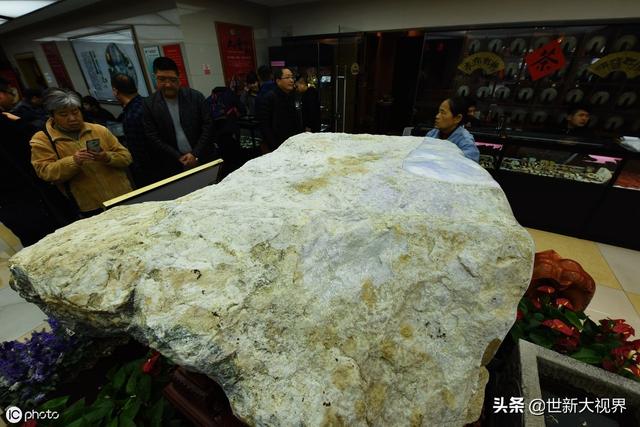 五吨翡翠原石切割玉原石怎么切割-第6张图片-翡翠网 五吨翡翠原石切割玉原石怎么切割-第6张图片-翡翠网