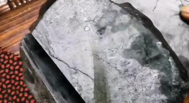 翡翠原石主播的QQ直播中的翡翠原石能买吗-第14张图片-翡翠网 翡翠原石主播的QQ直播中的翡翠原石能买吗-第14张图片-翡翠网