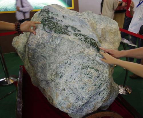 铁龙生属于翡翠的什么等级,铁生龙翡翠的价格-第1张图片-翡翠网 铁龙生属于翡翠的什么等级,铁生龙翡翠的价格-第1张图片-翡翠网