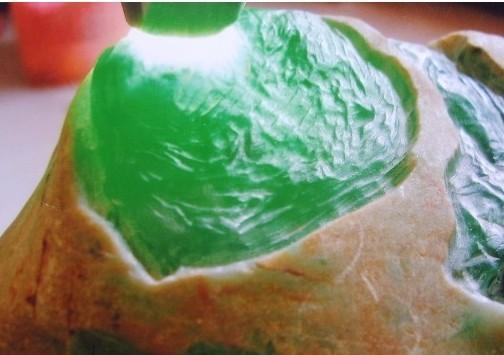 铁龙生属于翡翠的什么等级,铁生龙翡翠的价格-第7张图片-翡翠网 铁龙生属于翡翠的什么等级,铁生龙翡翠的价格-第7张图片-翡翠网