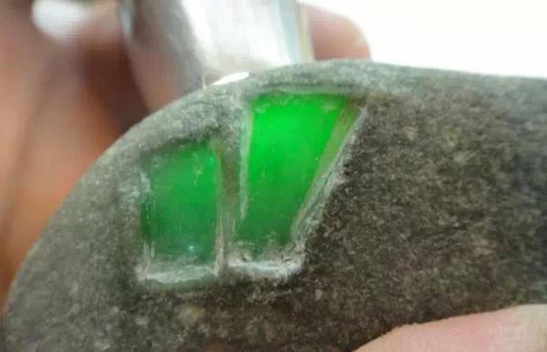 铁龙生属于翡翠的什么等级,铁生龙翡翠的价格-第9张图片-翡翠网 铁龙生属于翡翠的什么等级,铁生龙翡翠的价格-第9张图片-翡翠网