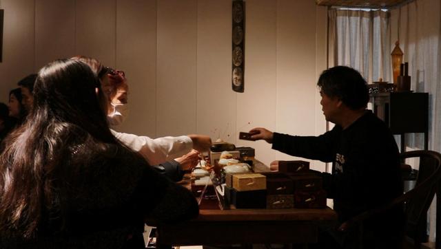 翡翠手镯戴在哪只手好,翡翠手镯权威鉴定专家-第12张图片-翡翠网 翡翠手镯戴在哪只手好,翡翠手镯权威鉴定专家-第12张图片-翡翠网