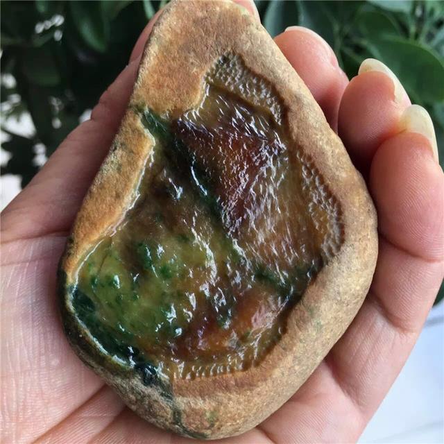 达摩坎翡翠原石的特点中达马坎翡翠原石视频-第2张图片-翡翠网 达摩坎翡翠原石的特点中达马坎翡翠原石视频-第2张图片-翡翠网