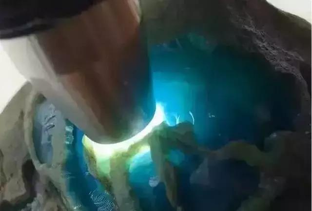 白色不透明翡翠图片乳白色翡翠原石-第4张图片-翡翠网 白色不透明翡翠图片乳白色翡翠原石-第4张图片-翡翠网