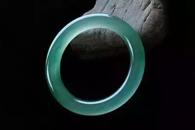 白色不透明翡翠图片乳白色翡翠原石-第8张图片-翡翠网 白色不透明翡翠图片乳白色翡翠原石-第8张图片-翡翠网