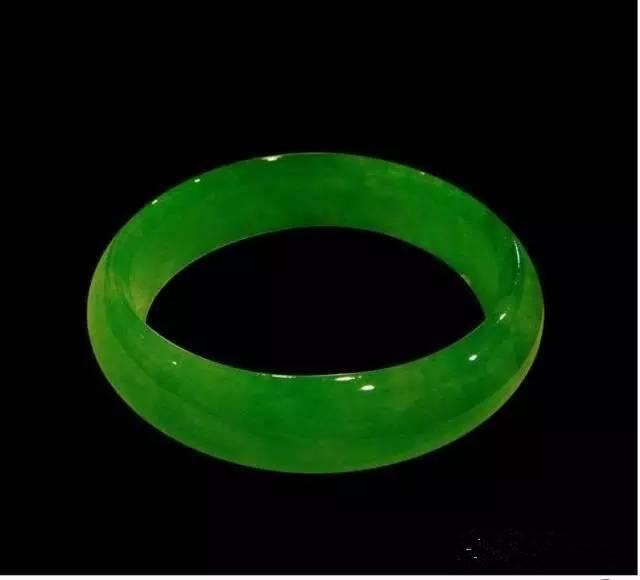 白色不透明翡翠图片乳白色翡翠原石-第11张图片-翡翠网 白色不透明翡翠图片乳白色翡翠原石-第11张图片-翡翠网