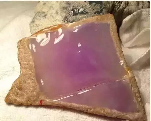 缅甸有翡翠原石高档缅甸翡翠原石-第8张图片-翡翠网 缅甸有翡翠原石高档缅甸翡翠原石-第8张图片-翡翠网