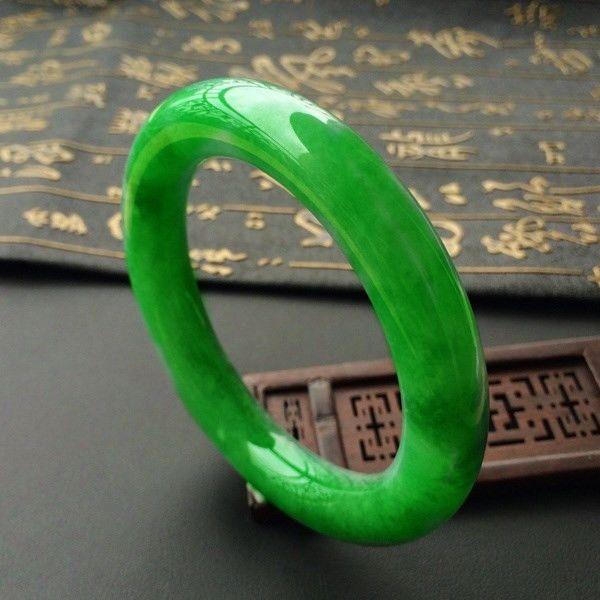 豆种翡翠图片及价格行情翡翠糯种图片大全-第4张图片-翡翠网 豆种翡翠图片及价格行情翡翠糯种图片大全-第4张图片-翡翠网