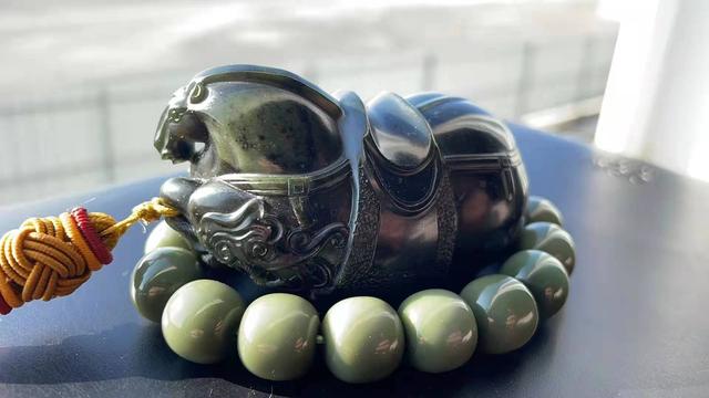 柯基鉴定翡翠知识翡翠的鉴定知识-第9张图片-翡翠网 柯基鉴定翡翠知识翡翠的鉴定知识-第9张图片-翡翠网