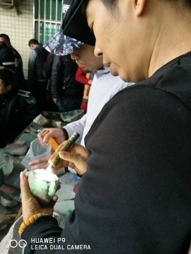 抖音赵阳兰珠宝怎么样,华哥翡翠原石开播了吗-第4张图片-翡翠网 抖音赵阳兰珠宝怎么样,华哥翡翠原石开播了吗-第4张图片-翡翠网