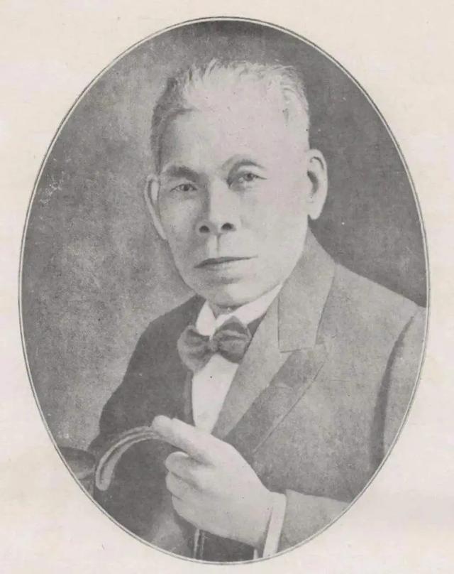 清代翡翠观音的价格,清代翡翠观音挂件鉴定视频-第10张图片-翡翠网 清代翡翠观音的价格,清代翡翠观音挂件鉴定视频-第10张图片-翡翠网