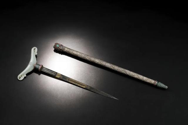 清代翡翠观音的价格,清代翡翠观音挂件鉴定视频-第34张图片-翡翠网 清代翡翠观音的价格,清代翡翠观音挂件鉴定视频-第34张图片-翡翠网