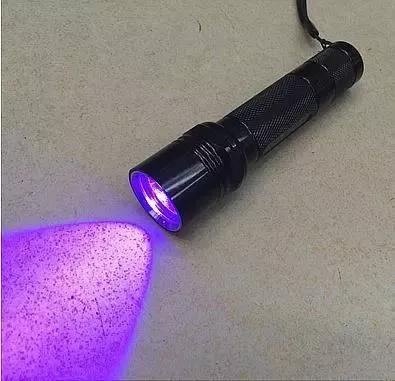 翡翠原石刷洗翡翠原石是用什么工具洗的-第3张图片-翡翠网 翡翠原石刷洗翡翠原石是用什么工具洗的-第3张图片-翡翠网