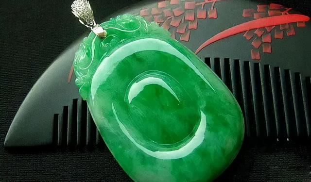 新坑翡翠手镯价格新坑翡翠a货一般多少钱-第1张图片-翡翠网 新坑翡翠手镯价格新坑翡翠a货一般多少钱-第1张图片-翡翠网