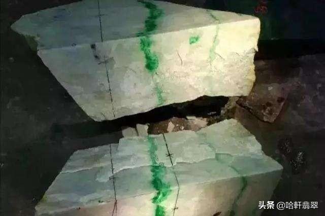福建高冰翡翠原石,翡翠原石是标王吗-第12张图片-翡翠网 福建高冰翡翠原石,翡翠原石是标王吗-第12张图片-翡翠网