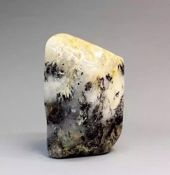 翡翠原石种水什么意思含水翡翠原石图片-第1张图片-翡翠网 翡翠原石种水什么意思含水翡翠原石图片-第1张图片-翡翠网