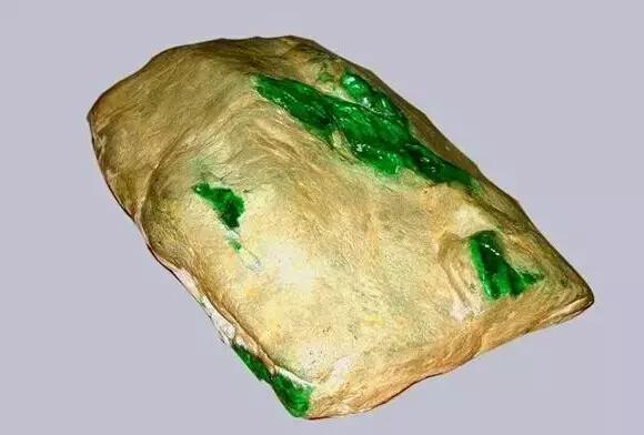 翡翠原石种水什么意思含水翡翠原石图片-第5张图片-翡翠网 翡翠原石种水什么意思含水翡翠原石图片-第5张图片-翡翠网