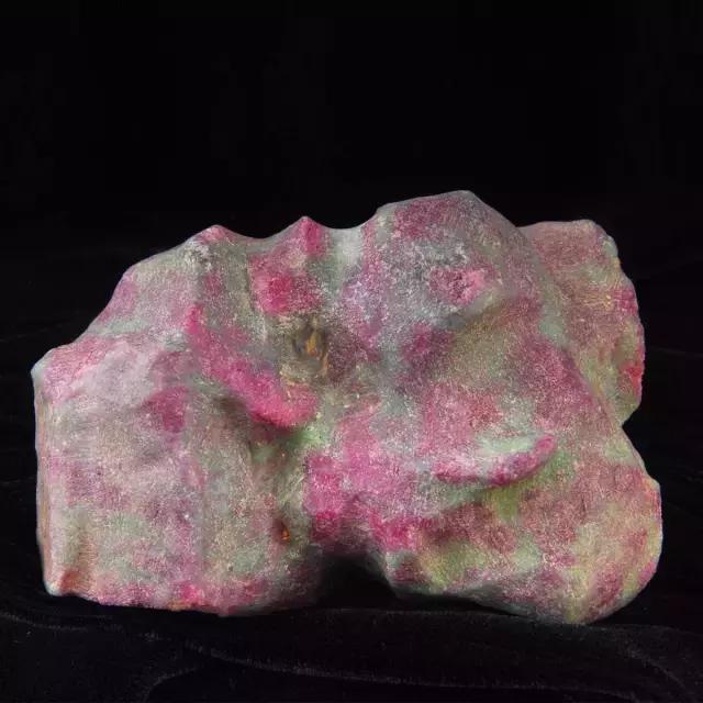 翡翠原石种水什么意思含水翡翠原石图片-第20张图片-翡翠网 翡翠原石种水什么意思含水翡翠原石图片-第20张图片-翡翠网